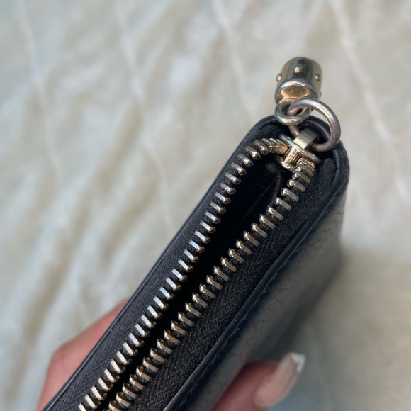 Authentic Gucci Wallet - Picture 4 of 6